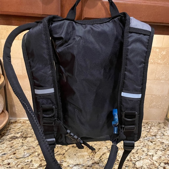 Aduro Sport Hydration Back - Picture 4 of 4